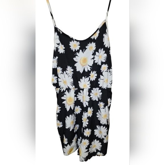 Shein Girls 12 Daisy Romper - Picture 1 of 1